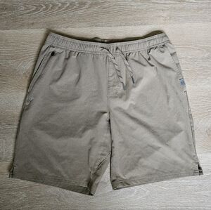 Men's L.L.Bean Multisport Shorts 7" - Size Medium